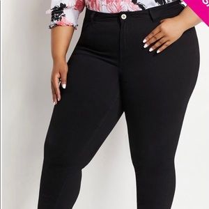 NEW! PLUS Ashley Stewart Black Ankle Jeggings